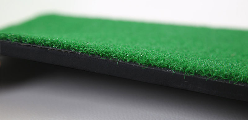 Golf monochromatic short grass hitting mat